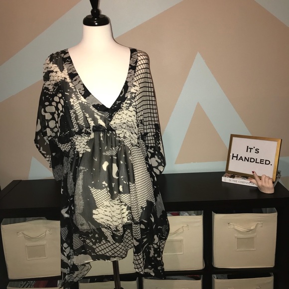 vfish Other - vfish Black & White Adjustable Cover Up Size S-L